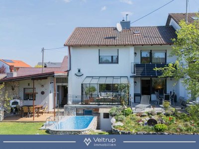 DOPPELHAUSHÄLFTE MIT GROSSEM GARTEN
IN PERFEKTER LAGE IN TÜRKENFELD