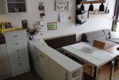 Exklusive, gepflegte 1,5-Raum-Wohnung mit Balkon und Einbauküche in Straubing
