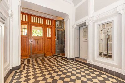 Einzigartiges Design-Juwel:
Exklusiver Altbau mit individuellem Charakter/ Charlottenburg