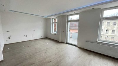 Erstbezug nach Sanierung! Moderne 4-Raum-Wohnung mit Balkon zu vermieten