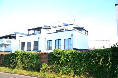 Außergewöhnliches Zweifamilienhauses mit Lift und zwei imposanten Wohneinheiten in Rastede/ Zentrum