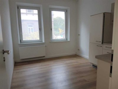 Sanierte 1-Zimmerwohnung  mit Einbauküche und hellem Bad in St. Leonhard