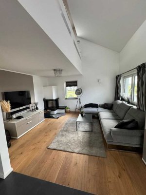 Wunderschöne 3-Raum-Wohnung mit Terrasse, Loggia, Galerie und Einbauküche in Keldenich