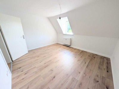 **Jetzt zugreifen: +frisch gestrichen +neuer Laminat +neues Tageslichtbad**
