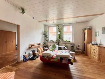 Großzügige, helle 3-Zimmer-Wohnung mit Balkon