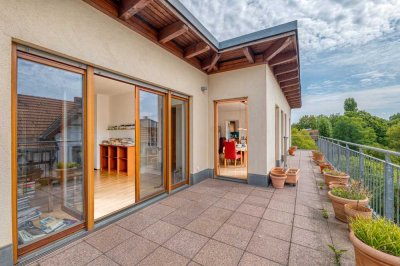 RARITÄT: HELLE PENTHOUSEWOHNUNG MIT 2 TERRASSEN UND GANZ VIEL PLATZ IN RUHIGER LAGE FRIEDRICHSHAGEN