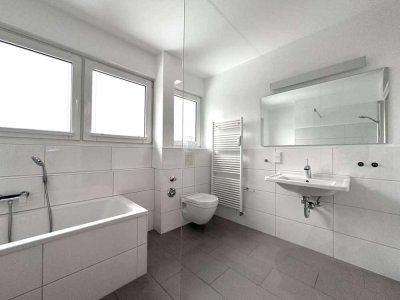 Wohnkomfort trifft auf Stil – im Villenviertel: 8 m² Balkon, Parkett, neue Walk-In-Dusche & Wanne!