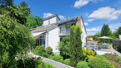 Traumhafte Natur und Ruhe: **Riesige Doppelhaushälfte mit Einliegerwohnung/Homeoffice (2 Eingänge)**