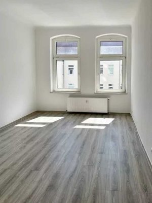 2 Zi-EG Wohnung, kleine Gartenparzelle, 4% Mietrendite