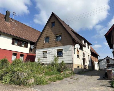 Charmantes Einfamilienhaus mit Scheune in Loßburg-Wälde – viel Potenzial für Handwerker mit Leidensc