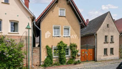 Wohnen im Grünen: Gepflegtes Bauernhaus mit Werkstatt, 1.300 qm Garten, Platz & Privatsphäre