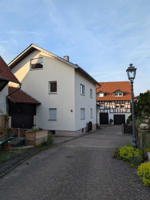 Freundliche und gepflegte 4,5-Zimmer-Wohnung mit Balkon in Neu-Anspach