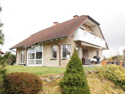 Ansprechendes Wohnhaus in schöner Ortsrandlage von Girod