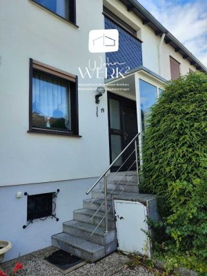 Reihenmittelhaus in gepflegtem Zustand, mod. Eingang & Terrasse, sep. Garage, auf Erbpacht