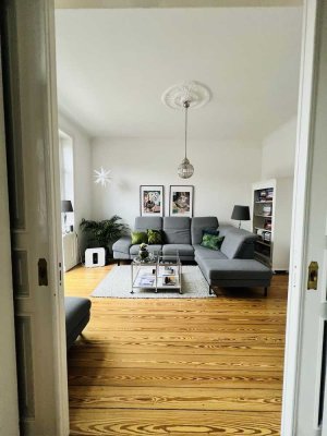 Stilvolle und möblierte 4,5-Zimmer-Altbauwohnung in Hoheluft-West