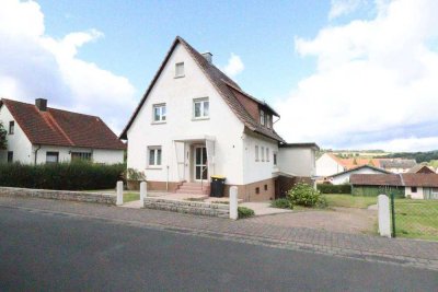 WRS Immobilien - Schlitz - Einfamilienhaus mit Scheune und großem Grundstück