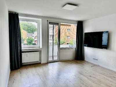 Erstbezug nach Sanierung mit Balkon und EBK: Exklusive 4-Raum-Wohnung mit geh. Innenausstattung