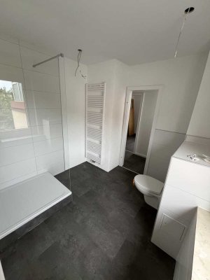 Erstbezug nach Sanierung - Zwei Helle WG-Zimmer mit Gemeinschaftsflur