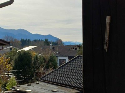 Wohnung mit Balkon und Bergblick