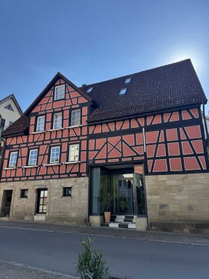 Individuelles Stadthaus mit Office- oder Gewerbebereich * Provisionsfrei *