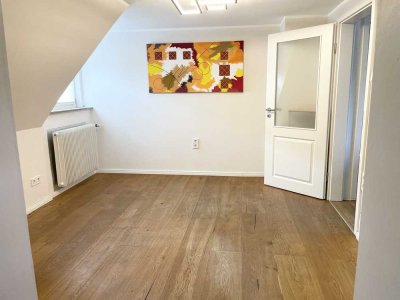 Helle Dachwohnung mit Balkon in ruhiger Lage in Sindelfingen – 2,5 Zimmer, 65 m², ab sofort