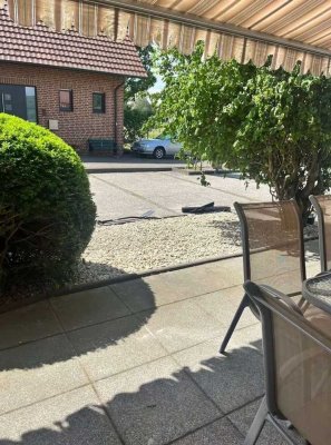 Sehr gepflegtes Einfamilienhaus, komplett renoviert mit viel Platz für die junge Familie.