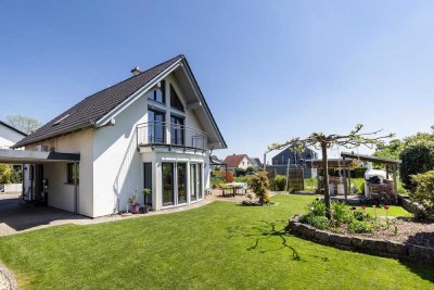 Modernes und top gepflegtes Einfamilienhaus mit ELW in idyllischer Randlage