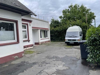 3-Familien-Haus, Doppelgarage, Parkplätze, Bönningstedt, Kieler Straße 162
