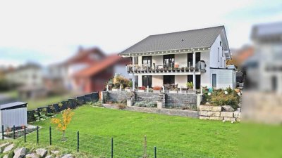 Stilvolles Einfamilienhaus mit Doppelgarage, Galerie und Alpenblick!