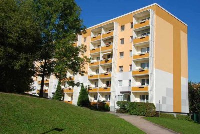 3-Raum-Wohnung mit Wohn-/Essbereich und Balkon