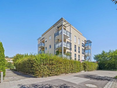 Poing: Freie 2-Zimmer-Eigentumswohnung mit Balkon und TG-Stellplatz