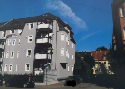 Schöne DG 3-Zimmer-Wohnung in Pfersee mit EBK und Süd-Loggia