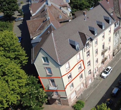 Erstbezug nach Sanierung: ansprechende 2-Zimmer-Altbau-Wohnung mit EBK und Balkon in Ludwigshafen