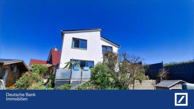 Traumhaftes Familien-Domizil: Zwei Häuser, ein Garten, unendliche Möglichkeiten