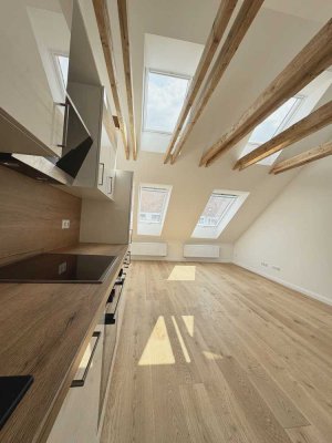 Moderne Stadtwohnung mit 3 Zimmern - Erstbezug nach Sanierung mit EBK!