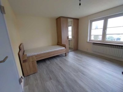 1 Zimmer in 2er WG kpl. neu möbliert 15 m²