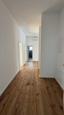 Exklusive, neuwertige 3-Raum-DG-Wohnung mit gehobener Innenausstattung mit EBK in Darmstadt