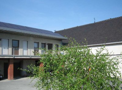 Dachgeschosswohnung mit neu saniertem Bad