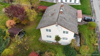 Gepflegtes Zweifamilienhaus in guter Lage in Spiegelau - sofort frei!