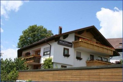 Helle, möblierte 2-Zimmer-Wohnung mit Balkon und Blick ins Grüne – für Naturliebhaber