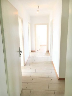 Helle 3-Zimmer-Wohnung mit Balkon in Wolnzach