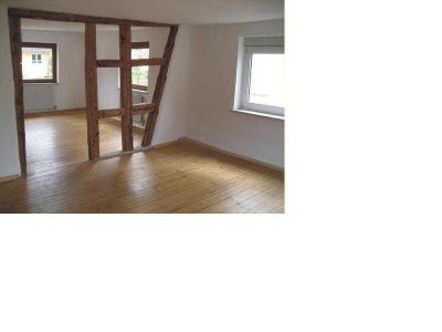 Geräumige 8-Zimmer-Wohnung mit großer Dachterasse und EBK in Nehren