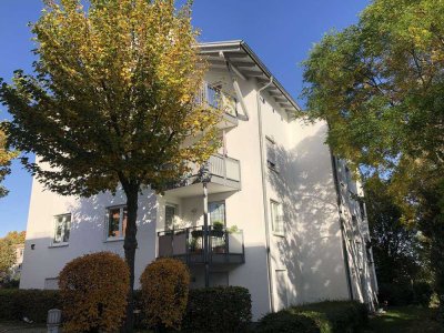 Nachmieter gesucht: Helle 2-Zimmer-Wohnung mit Skylineblick in ruhiger Feldrandlage (Steinbach)