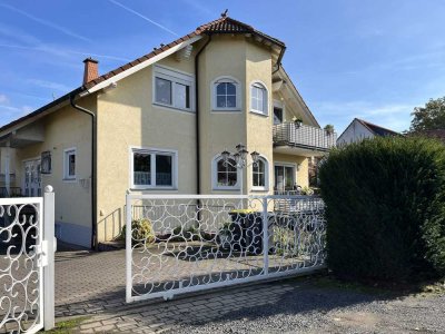 Elegante 3-Zi.-Wohnung mit Balkon und Garage. Gute Verkehrsanbindung nach FFM. Haustier erlaubt.