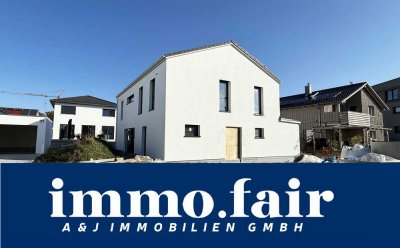 Modernes KfW40+ Einfamilienhaus mit luxuriöser Ausstattung, PV-Anlage und Smart-Home-System