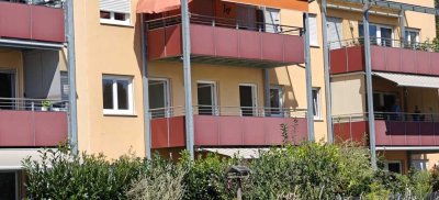schöne 3-Zi.-Eigentumswohnung in guter Lage mit Garage - 708