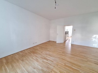 360° Tour / Sanierte, moderne, zentral begehbare 2-Zimmer-Altbauwohnung in guter Lage des 16. Bezirks