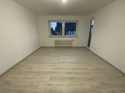 Schöne 3-Zimmer-Wohnung mit neuem Laminatboden frei!