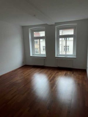 2-Zimerwohnung mit EBK und Balkon