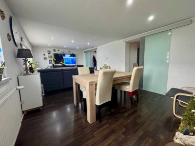 Modernisiertes Zweifamilienhaus mit Ausbaupotenzial